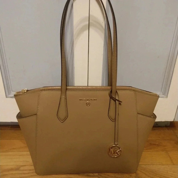 Michael Kors Tan Leather Large Tote Bag - Picture 6 of 6